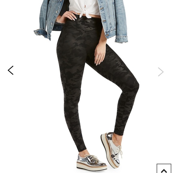 Faux Leather Camo Leggings never been worn - Picture 1 of 8